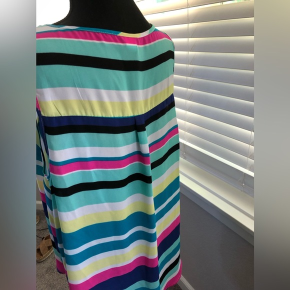 Torrid size 1 stripped sleeveless top - Picture 2 of 4